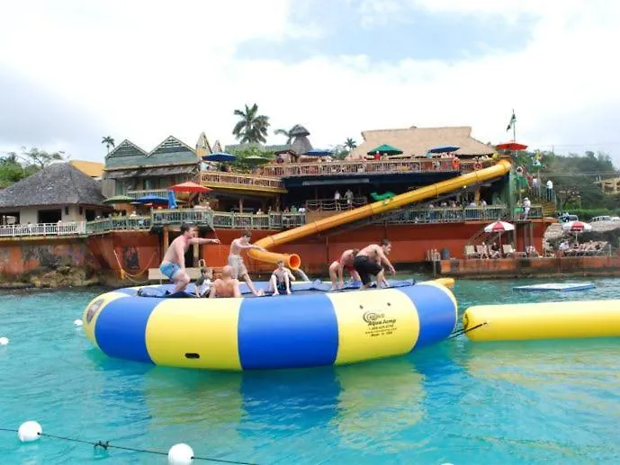Hospitality Expert Bts 4 - Pool Beach & Bar Montego Bay Gasthof